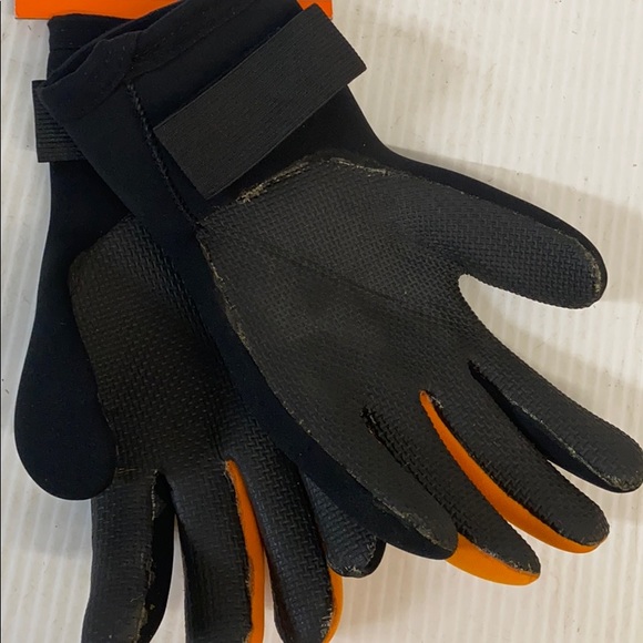 Celsius size large fleece lined insulated gloves - Picture 7 of 7
